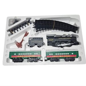 NEW EzTec 29 Piece North Pole Express Christmas Train Set Battery Operated Toy